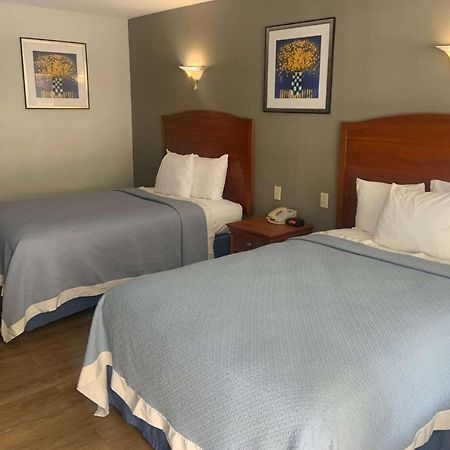 Days Inn By Wyndham Elmsford Exterior photo