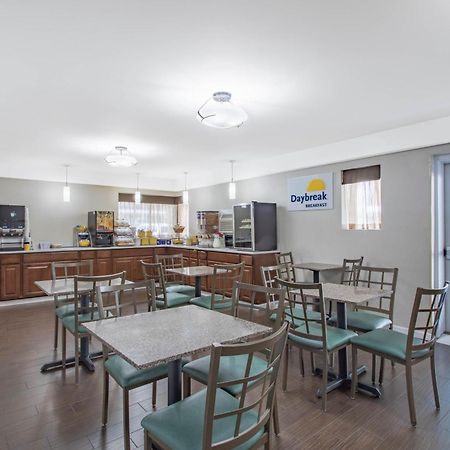 Days Inn By Wyndham Elmsford Exterior photo
