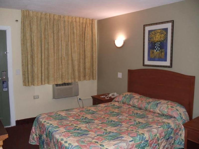 Days Inn By Wyndham Elmsford Exterior photo