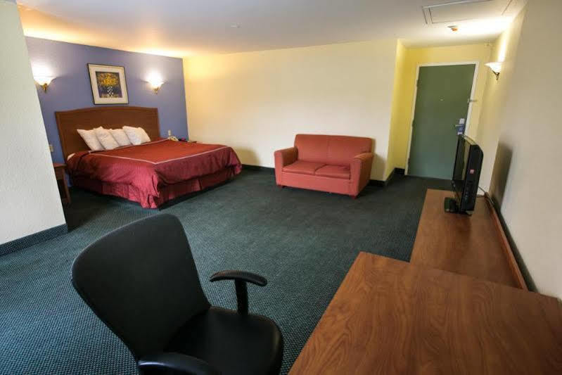 Days Inn By Wyndham Elmsford Exterior photo